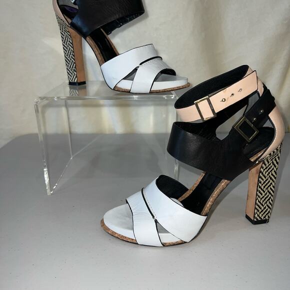 Rachel Roy Color block Black White Leather Sandal Heels - Picture 2 of 3